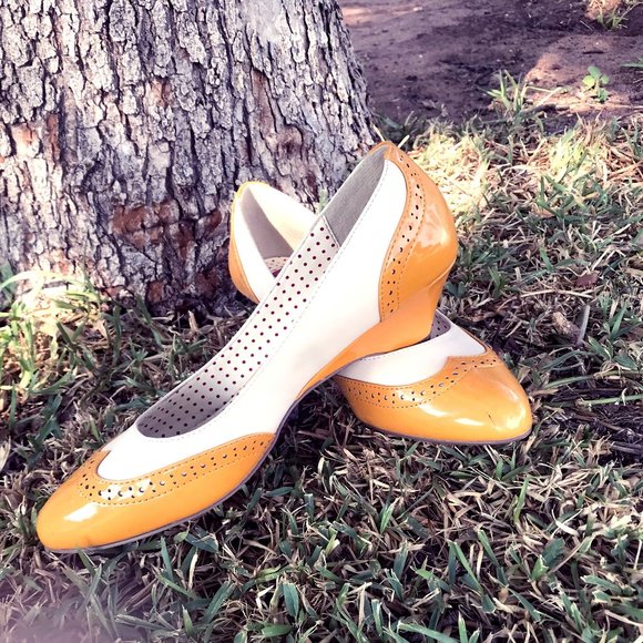 Wingtip Kitten Heels - Picture 1 of 4